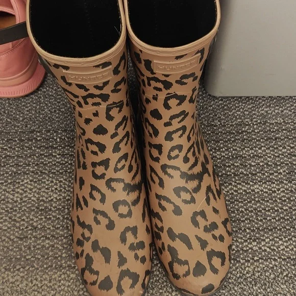 Hunter Black and White Cheetah Print Boots - Picture 2 of 4